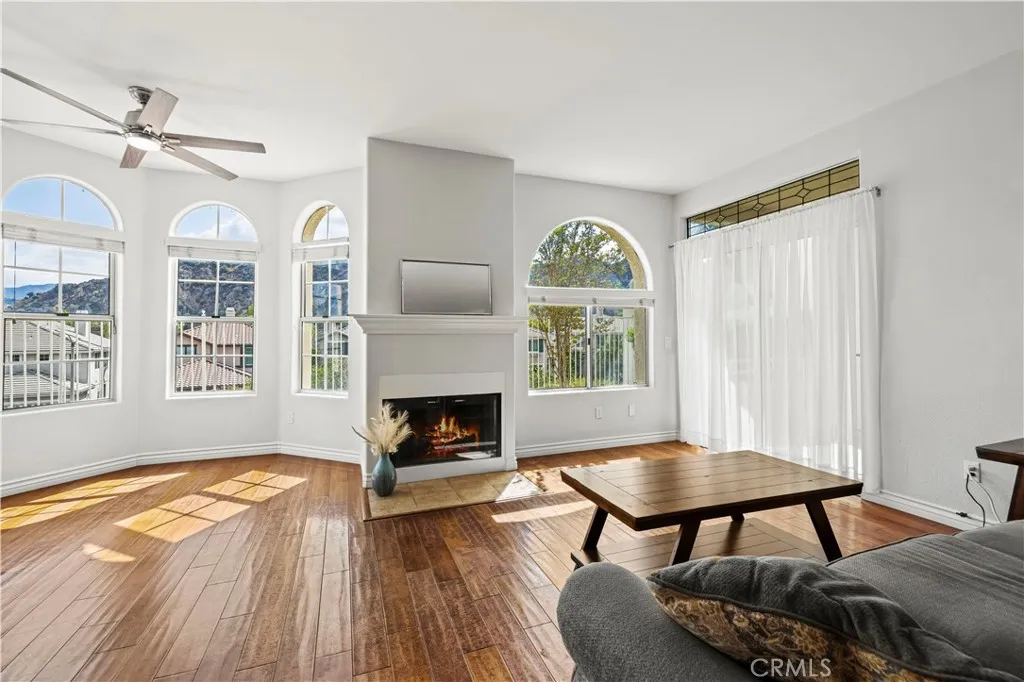 25518 Hemingway Avenue A, Stevenson Ranch, California 91381 home-pic-4