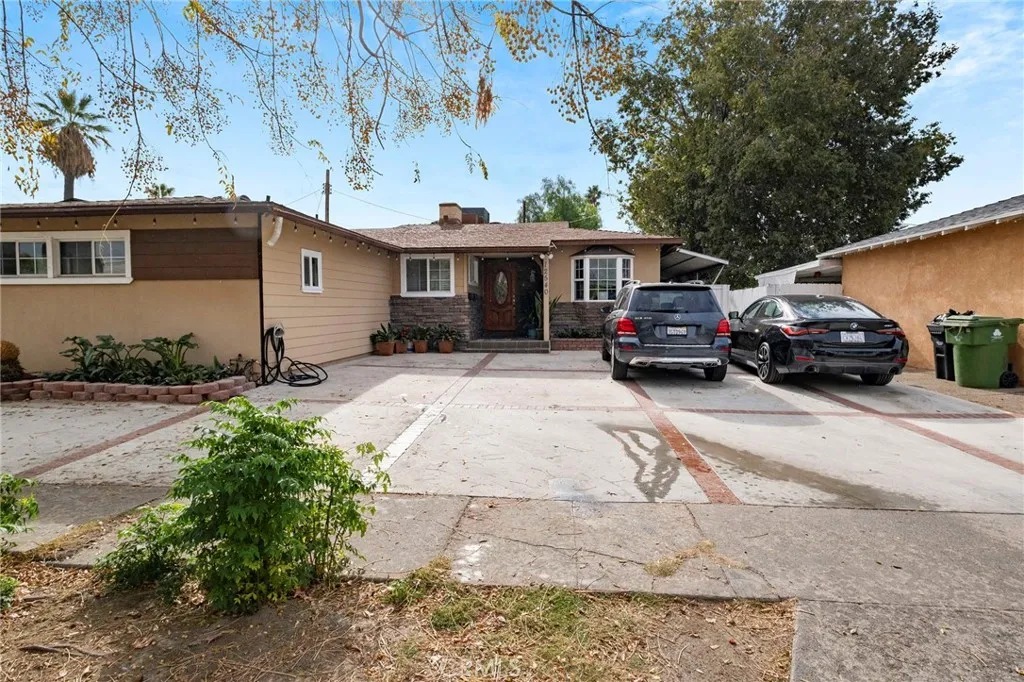 12540 Barbara Ann Street, North Hollywood, California 91605 home-pic-1