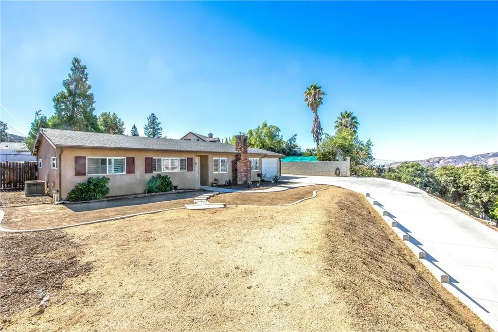 11336 Acropolis Drive, Yucaipa, California 92399 home-pic-3