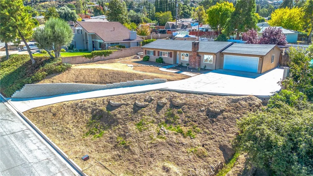 11336 Acropolis Drive, Yucaipa, California 92399 home-pic-4