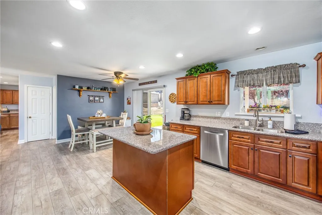 11336 Acropolis Drive, Yucaipa, California 92399 home-pic-9