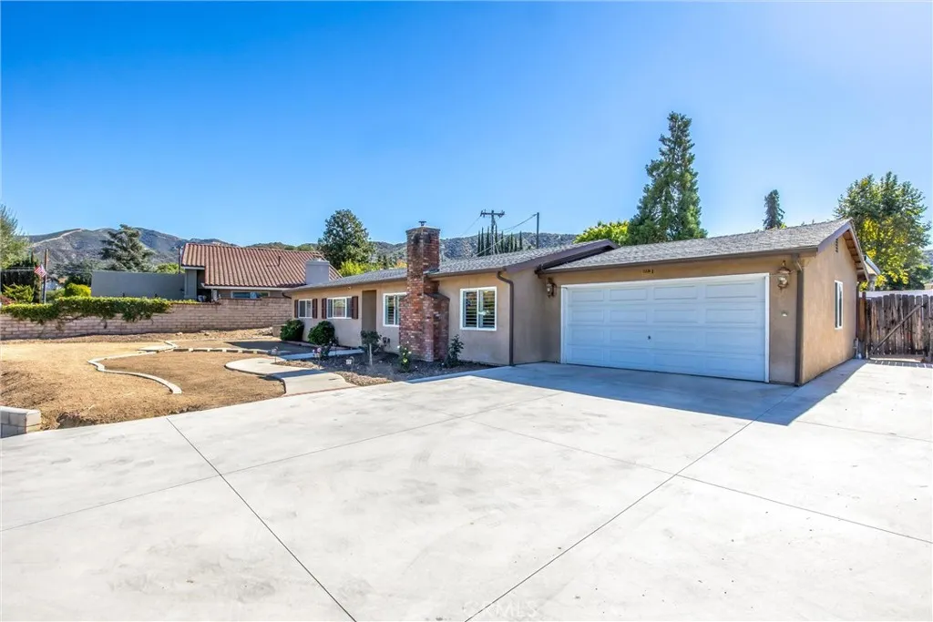 11336 Acropolis Drive, Yucaipa, California 92399 home-pic-2