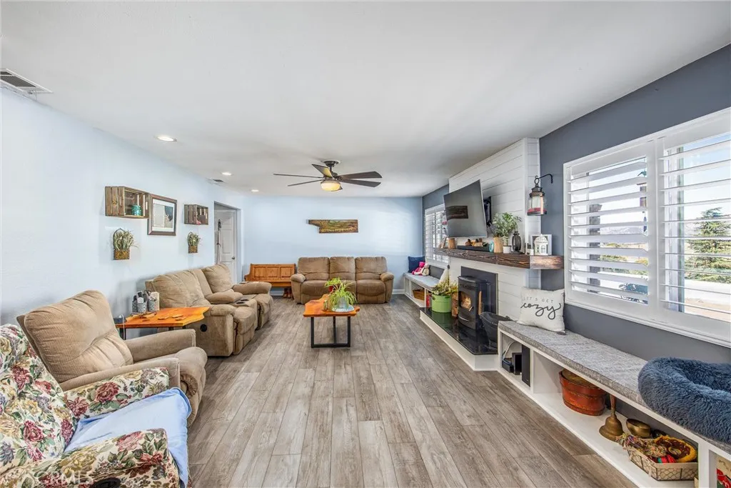 11336 Acropolis Drive, Yucaipa, California 92399 home-pic-6
