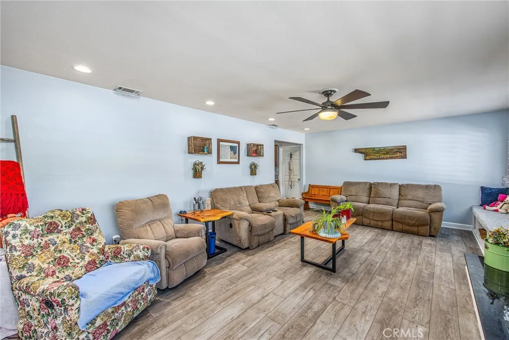 11336 Acropolis Drive, Yucaipa, California 92399 home-pic-5