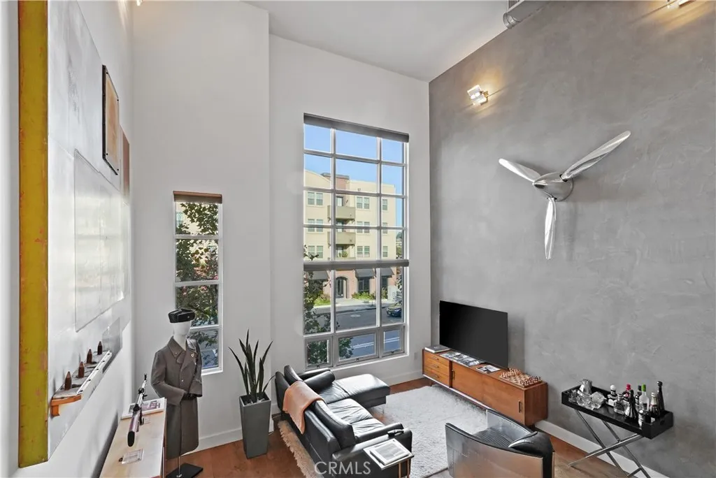 706 N Santiago Street, Santa Ana, California 92701 home-pic-0