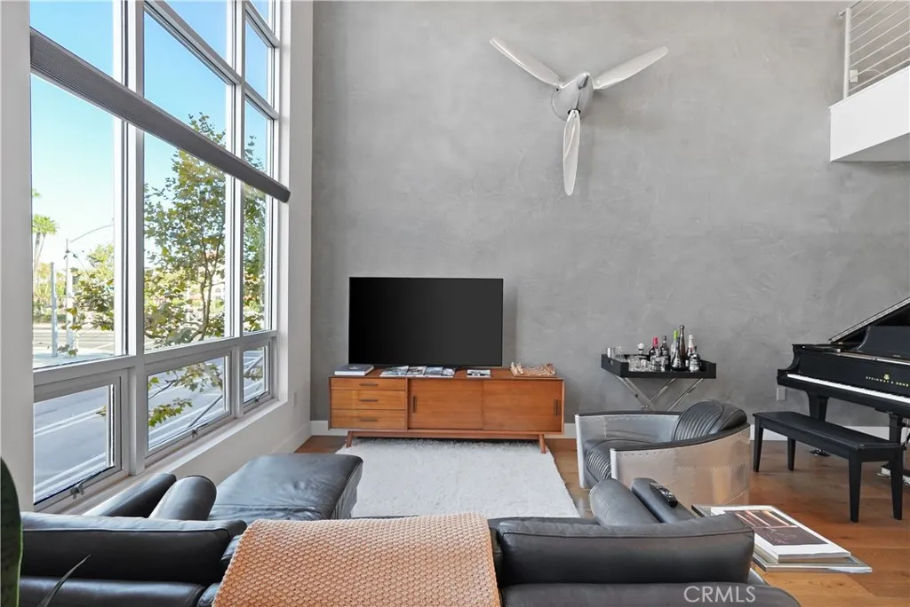 706 N Santiago Street, Santa Ana, California 92701 home-pic-24