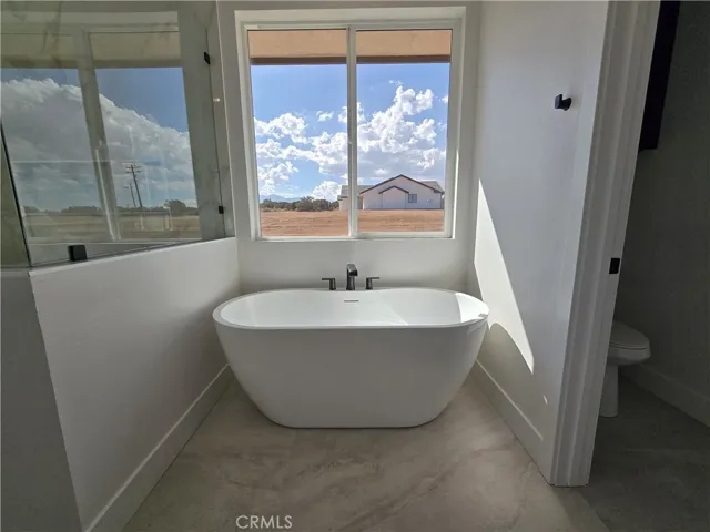 12071 Prairie Trail, Oak Hills, California 92344