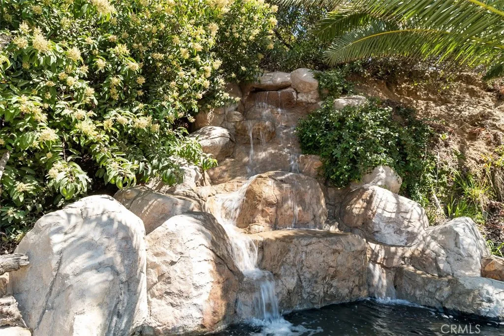 21128 Via Los Laureles, Murrieta, California 92562 home-pic-55