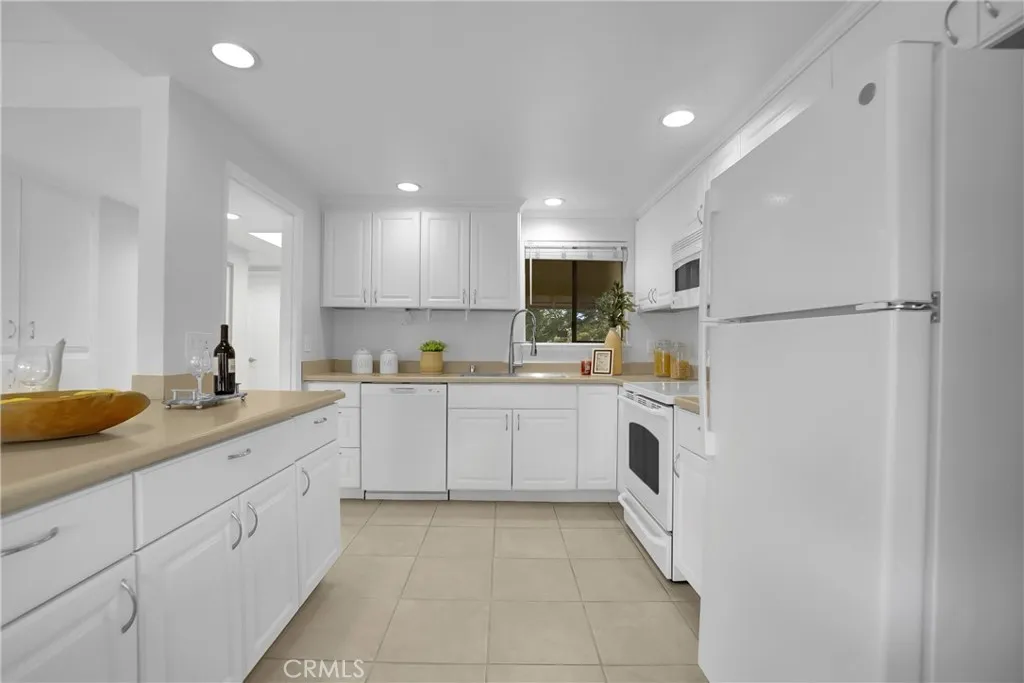 856 Ronda Mendoza O, Laguna Woods, California 92637 home-pic-5
