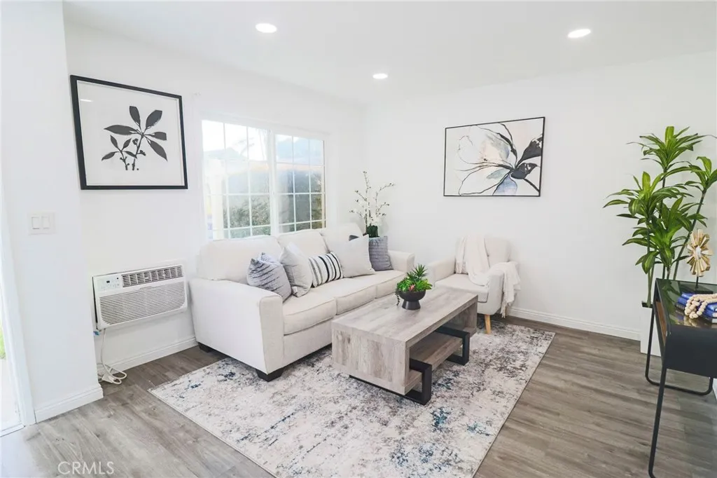 1602 N King Street E1, Santa Ana, California 92706 home-pic-4