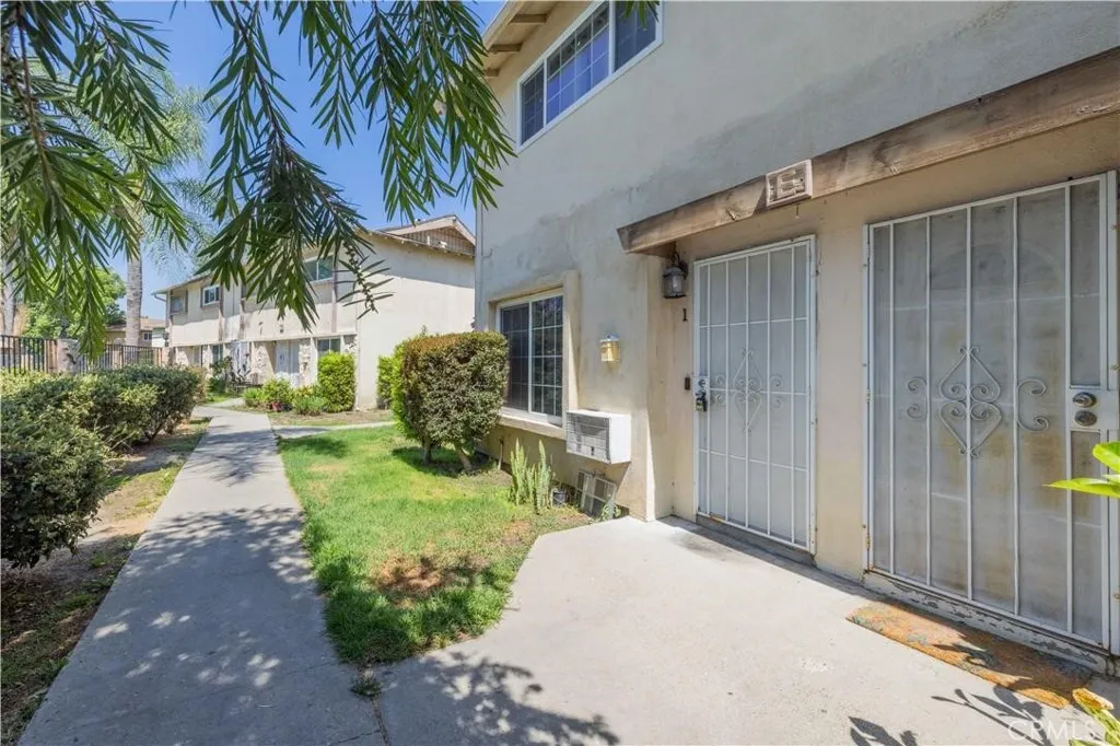 1602 N King Street E1, Santa Ana, California 92706 home-pic-23