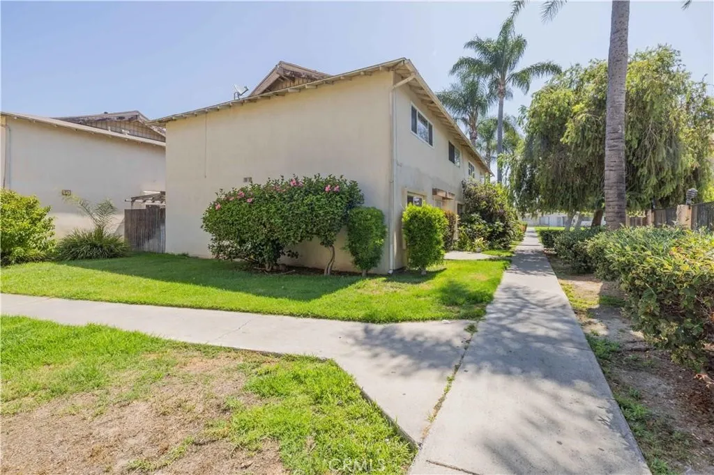 1602 N King Street E1, Santa Ana, California 92706 home-pic-20