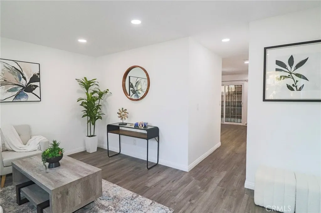 1602 N King Street E1, Santa Ana, California 92706 home-pic-5