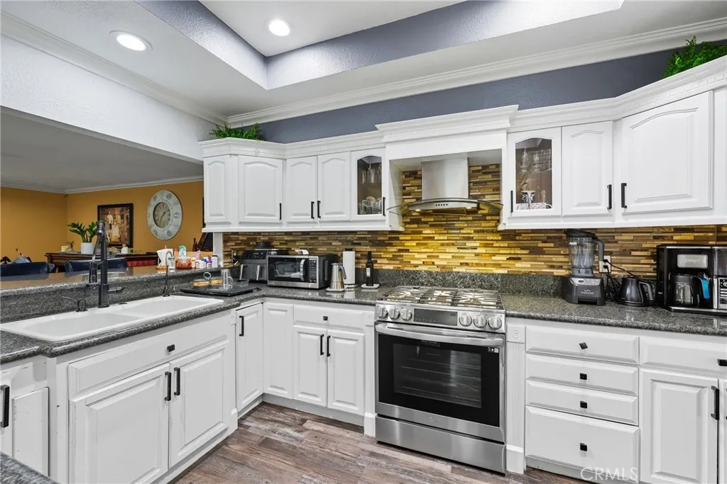 1924 Glenstone Avenue, Hacienda Heights, California 91745 home-pic-6