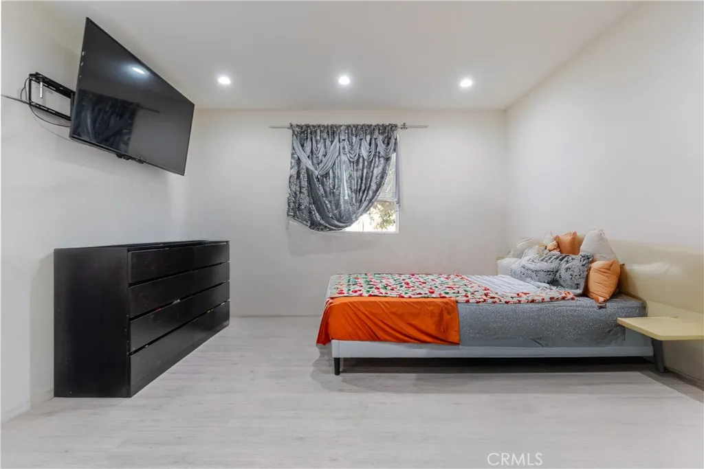 421 E 65th, Los Angeles, California 90003 home-pic-8