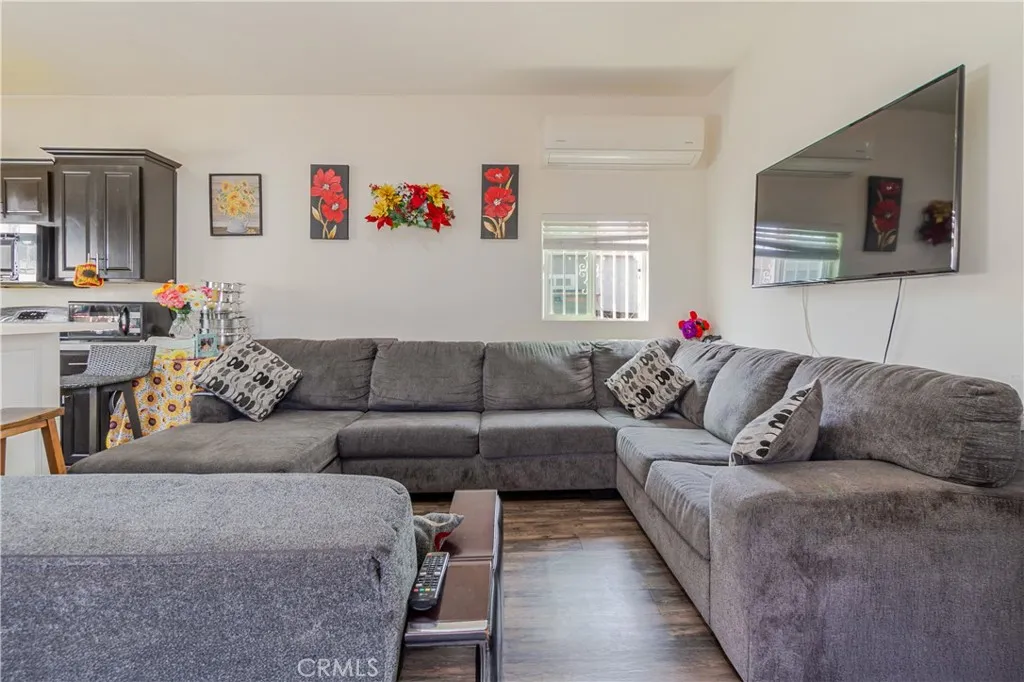 421 E 65th, Los Angeles, California 90003 home-pic-17