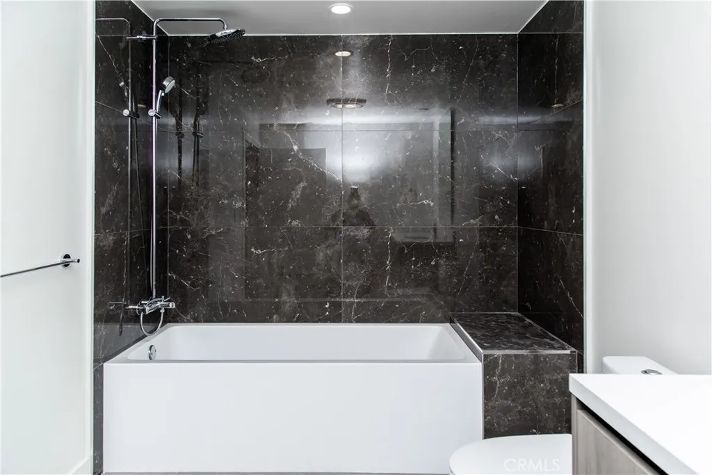 39 S Los Robles Avenue 3006, Pasadena, California 91101 home-pic-18