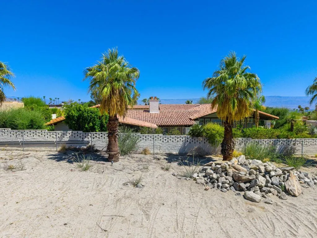 49281 Jfk Trail, Palm Desert, California 92260 home-pic-4