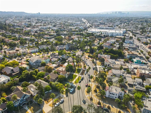 4440 Victoria, Los Angeles, California 90019