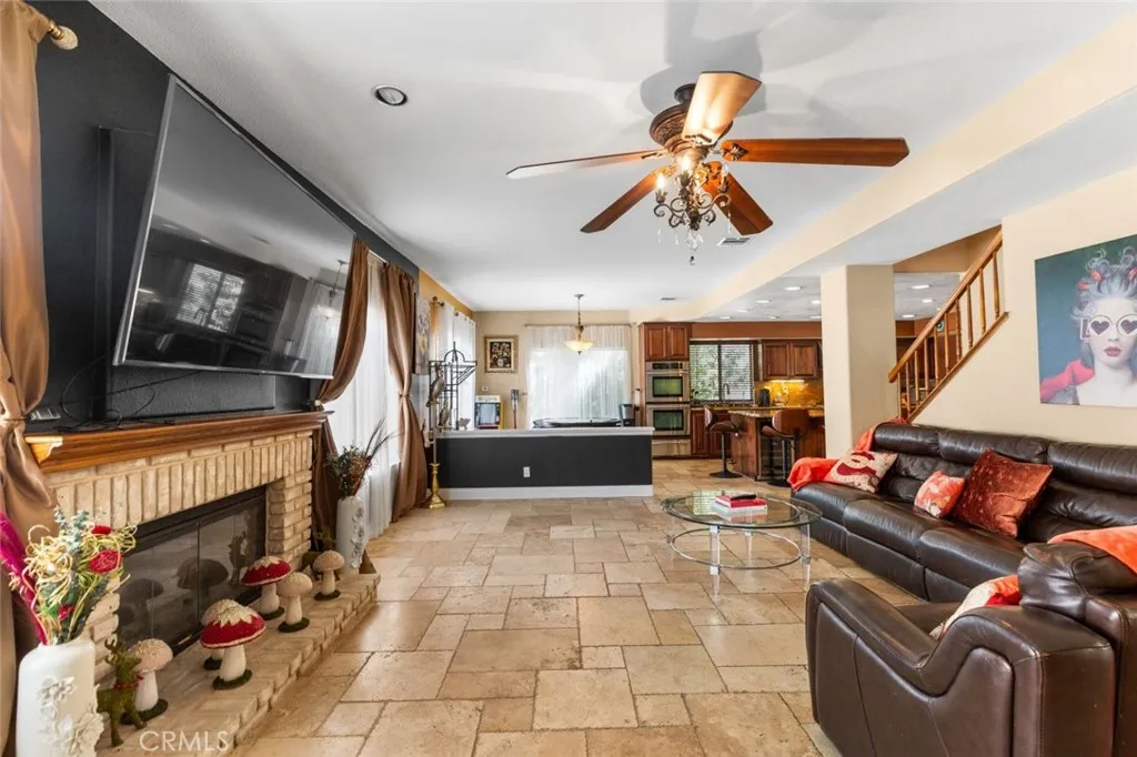 7237 Ojai Drive, Palmdale, California 93551 home-pic-27