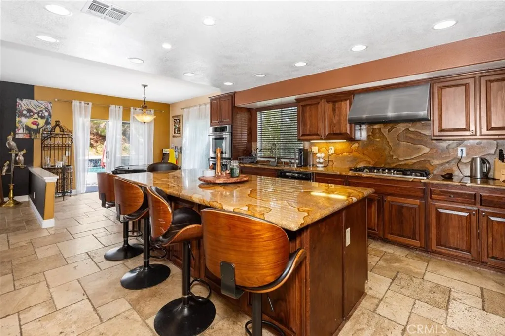 7237 Ojai Drive, Palmdale, California 93551 home-pic-35