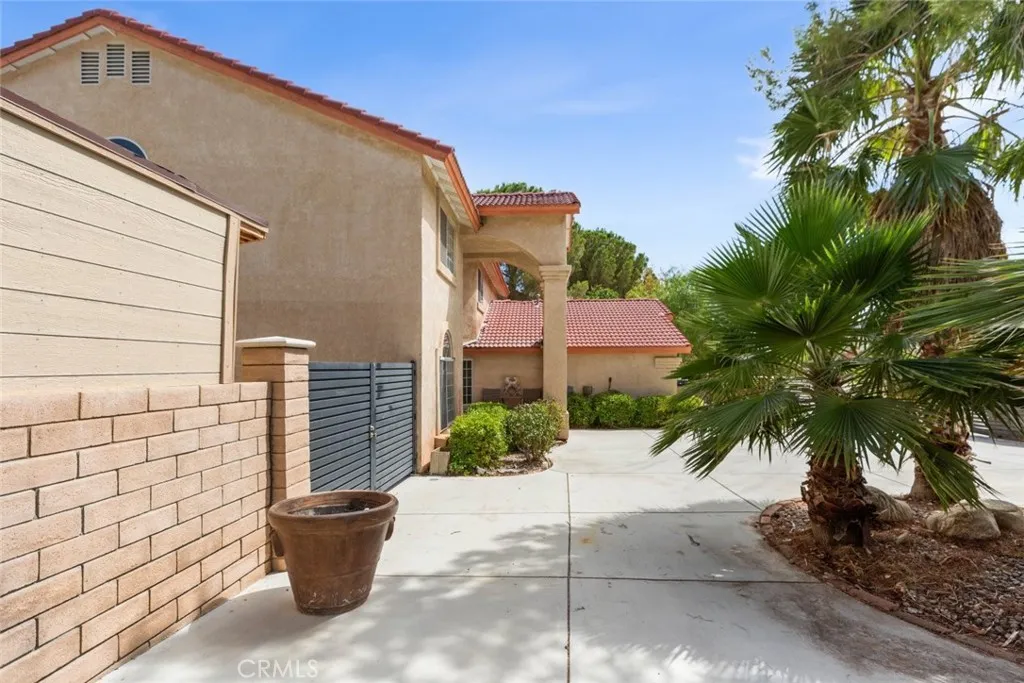 7237 Ojai Drive, Palmdale, California 93551 home-pic-62