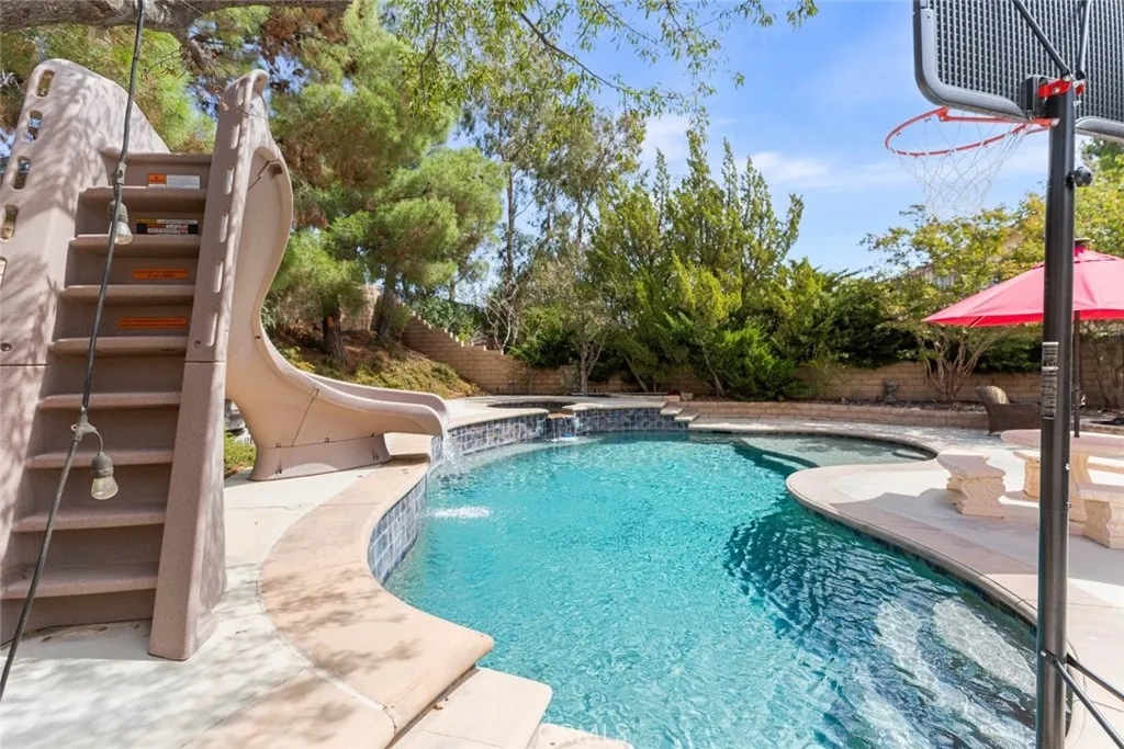 7237 Ojai Drive, Palmdale, California 93551 home-pic-11