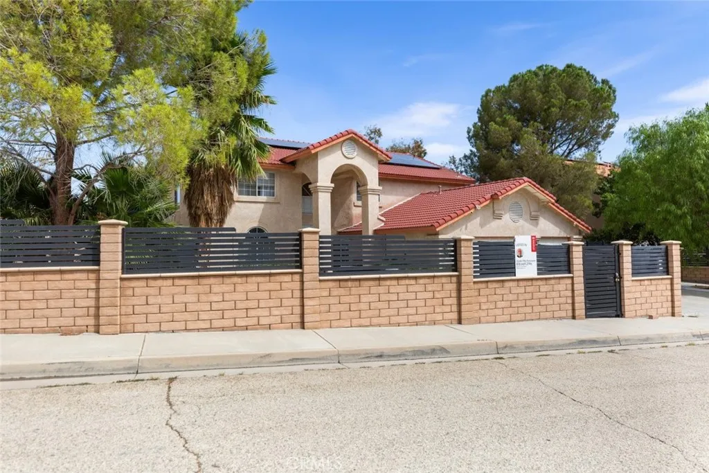 7237 Ojai Drive, Palmdale, California 93551 home-pic-3