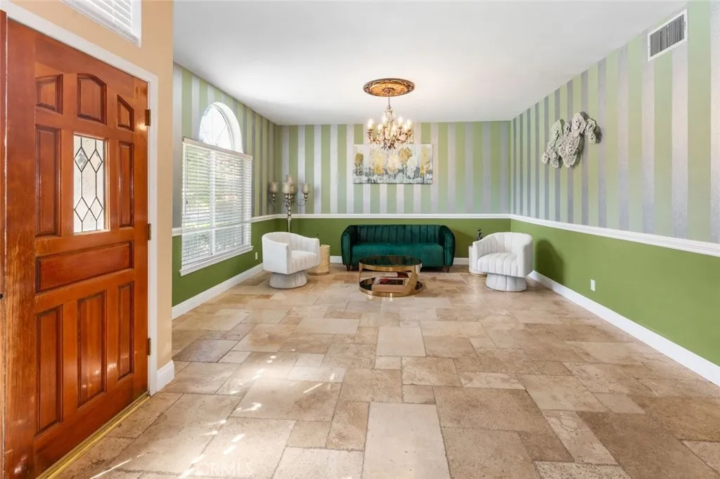 7237 Ojai Drive, Palmdale, California 93551 home-pic-14