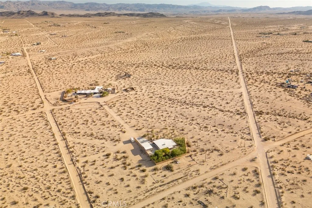 66136 Mars Drive, Joshua Tree, California 92252 home-pic-2