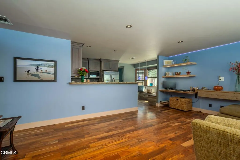 885 Riverside Street, Ventura, California 93001 home-pic-9
