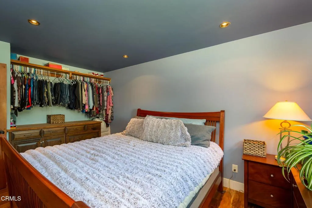 885 Riverside Street, Ventura, California 93001 home-pic-22