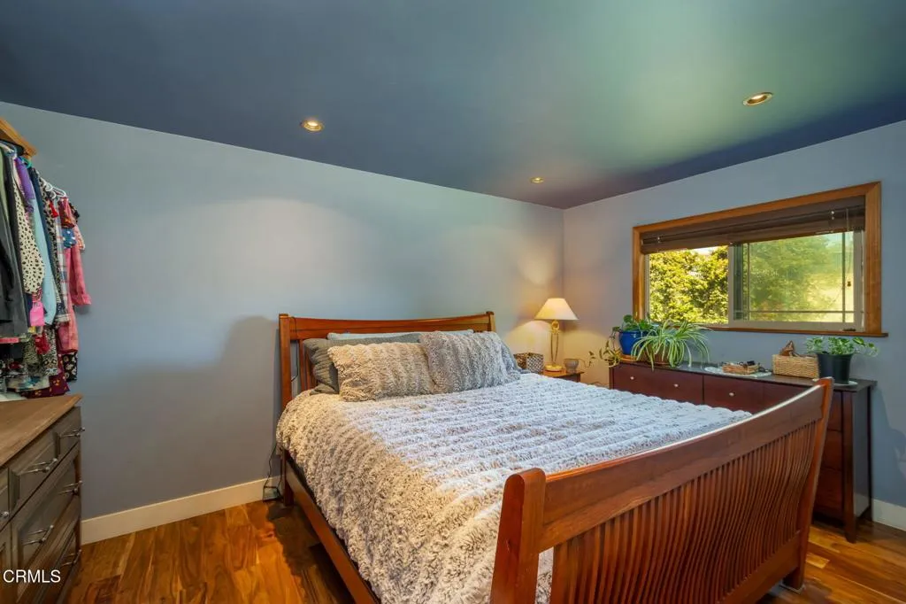 885 Riverside Street, Ventura, California 93001 home-pic-21
