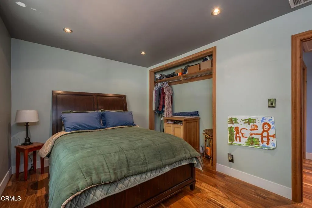 885 Riverside Street, Ventura, California 93001 home-pic-20