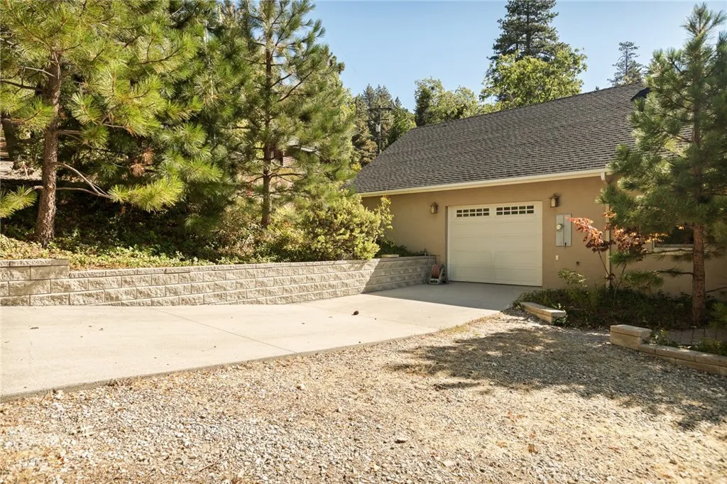 85 Park Drive, Running Springs, California 92382 home-pic-47