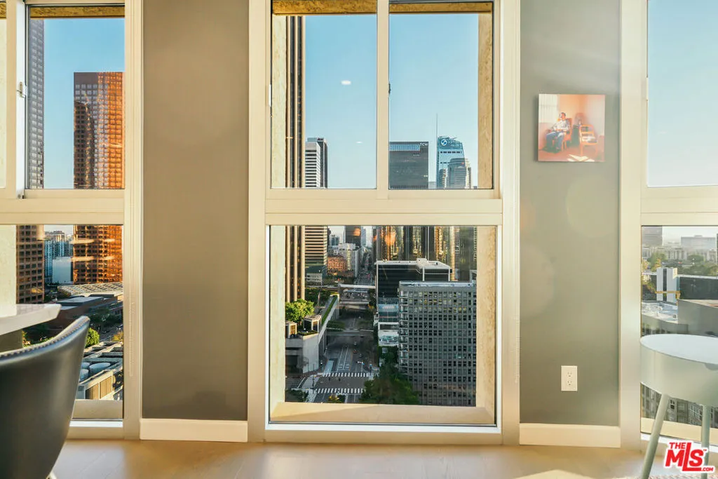 800 W 1st Street 2008, Los Angeles, California 90012 home-pic-10