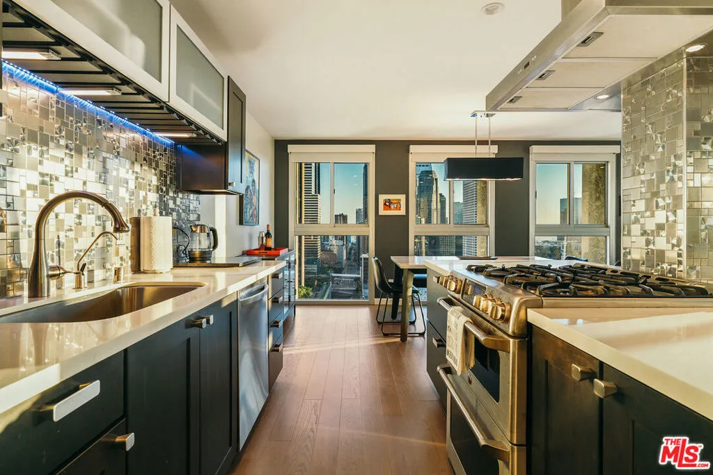 800 W 1st Street 2008, Los Angeles, California 90012 home-pic-13