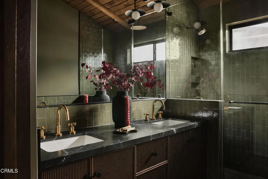 12406 La Maida St Street, Los Angeles, California 91607 home-pic-24