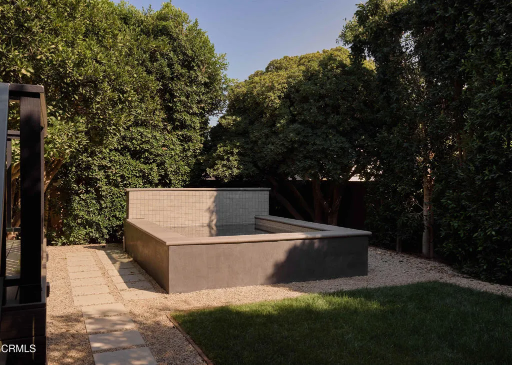 12406 La Maida St Street, Los Angeles, California 91607 home-pic-42