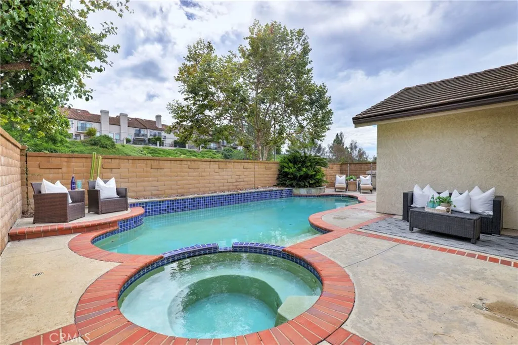 26192 Golada, Mission Viejo, California 92692 home-pic-2