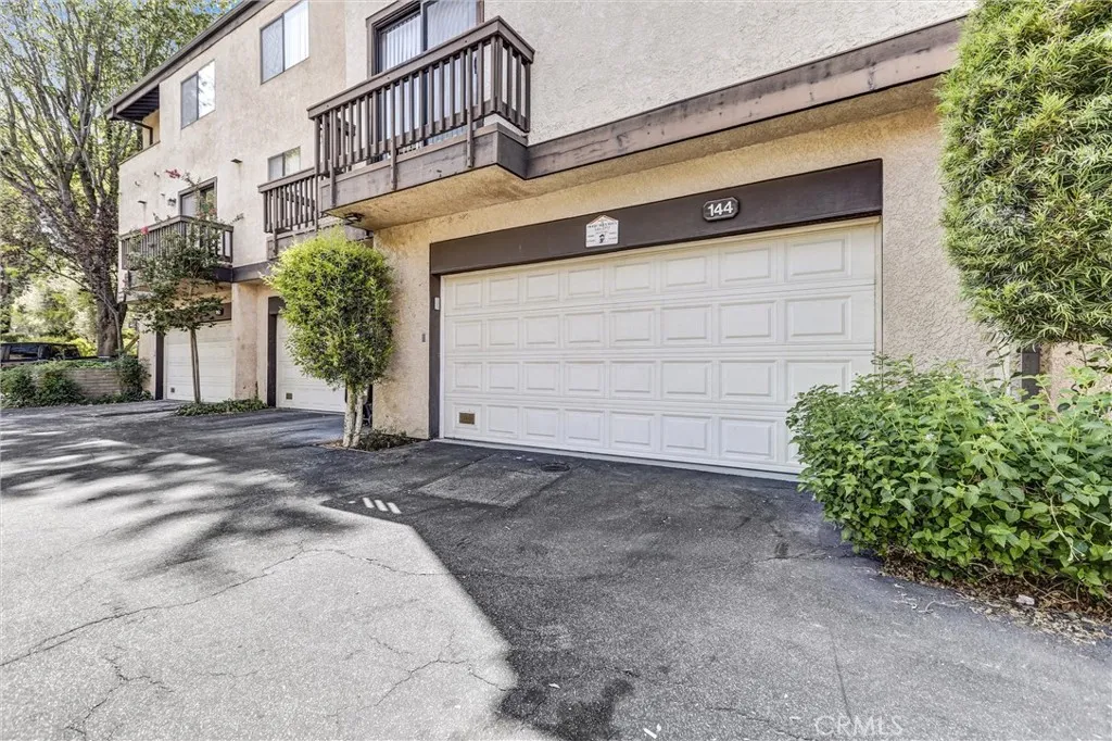 21821 Burbank 145, Woodland Hills, California 91367 home-pic-2