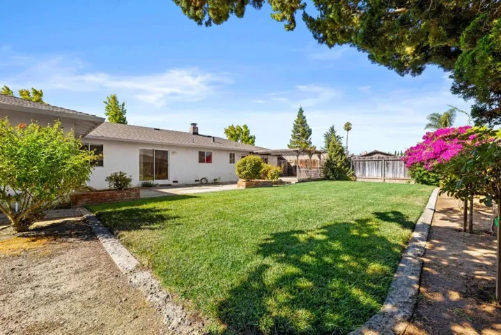 1050 Juniper Drive, Hollister, California 95023