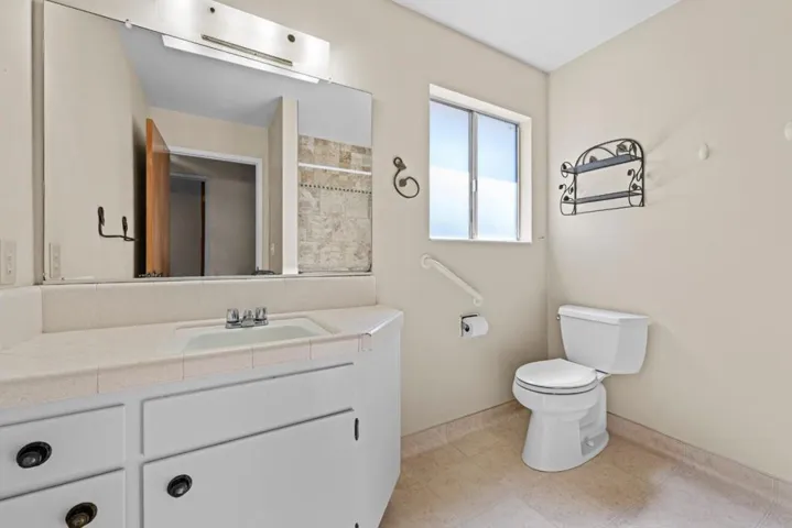 1050 Juniper Drive, Hollister, California 95023