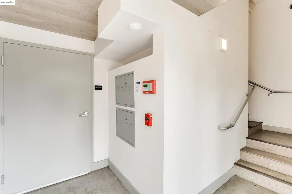 410 Webster St 1, Oakland, California 94607 home-pic-9