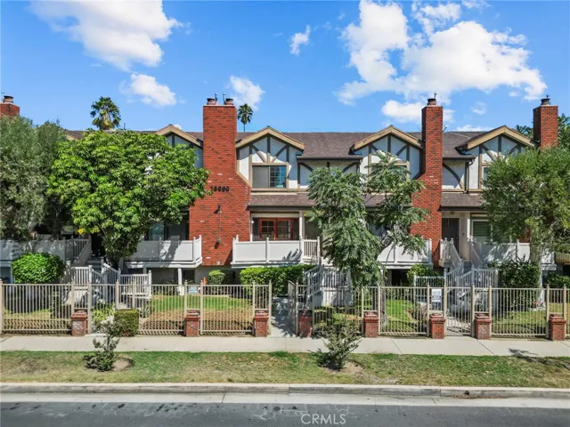 13959 Victory Boulevard 5, Van Nuys, California 91401