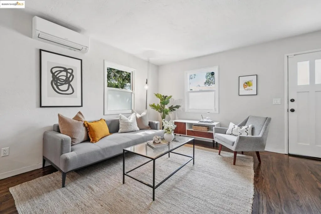 4170 Emerald St, Oakland, California 94609 home-pic-4