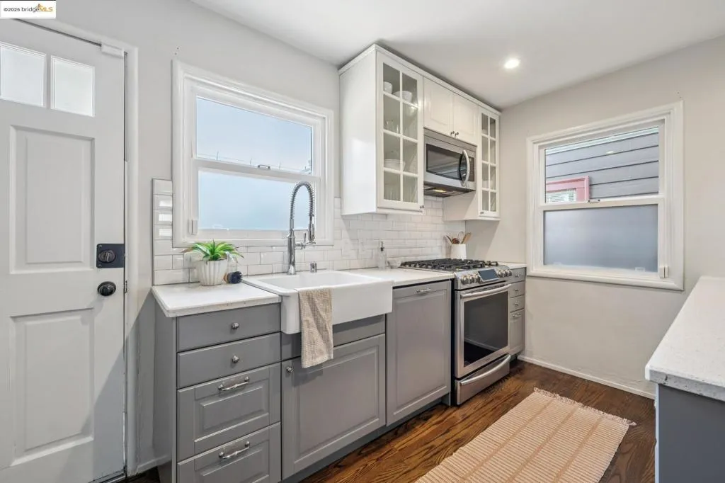 4170 Emerald St, Oakland, California 94609 home-pic-9