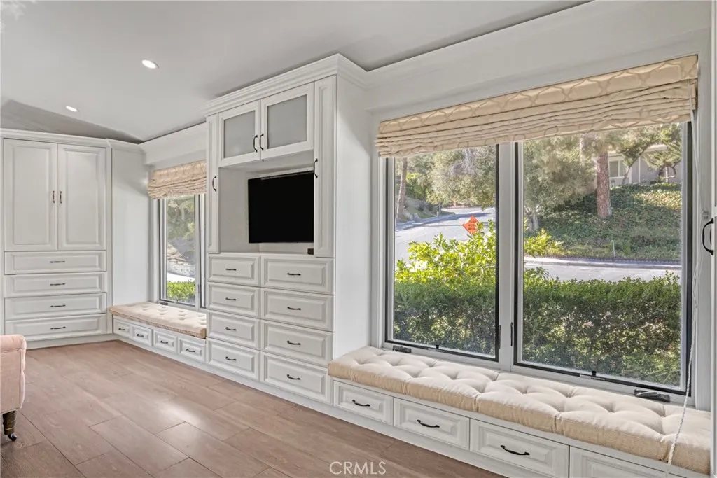 1300 Daily Cir., Glendale, California 91208 home-pic-13