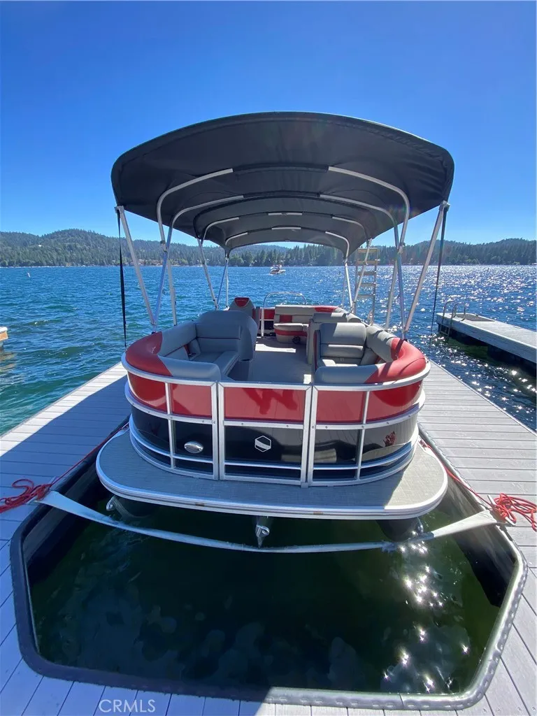 929 Lucerne Lane, Lake Arrowhead, California 92352 home-pic-1