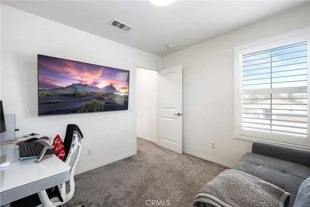 27545 Cloudy Peak Way, Menifee, California 92584 home-pic-19